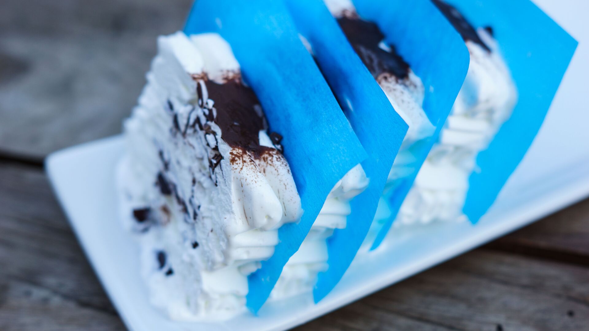 [Translate to Französisch:] Blaues Lebensmittelpapier